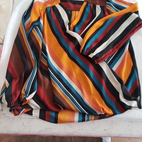 .N.C. Women's 2X Blouse Pullover style crossover - Picture 2 of 6